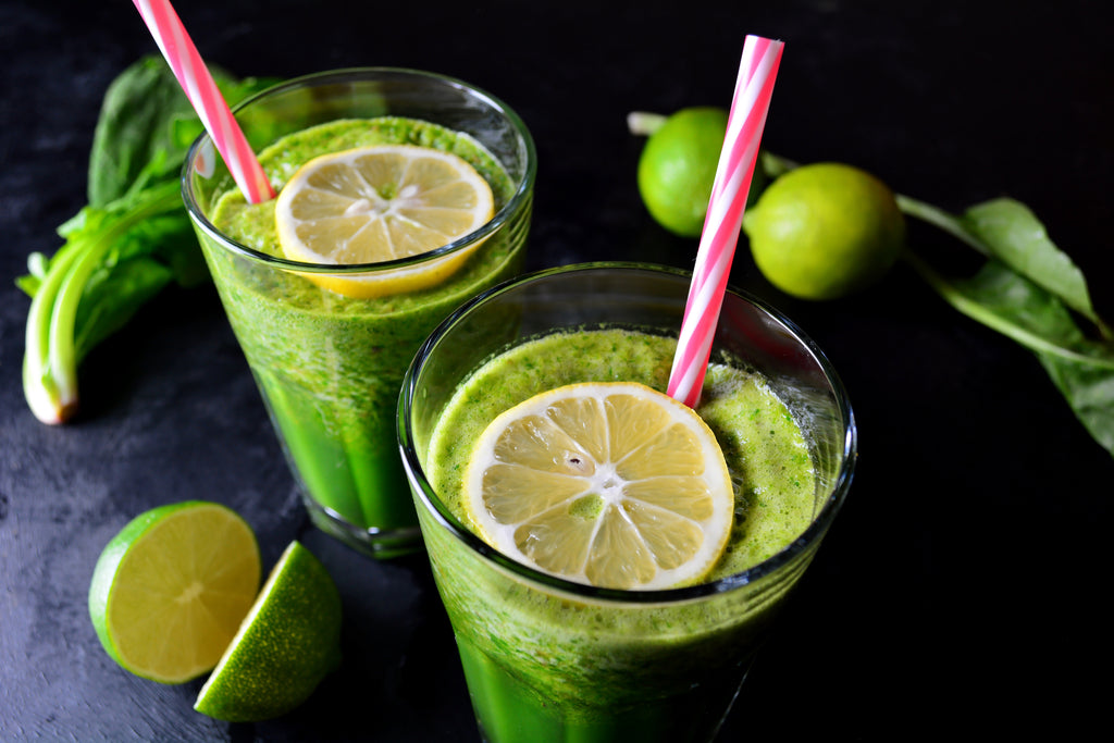 Green Detox Smoothie with Spinach and Lime