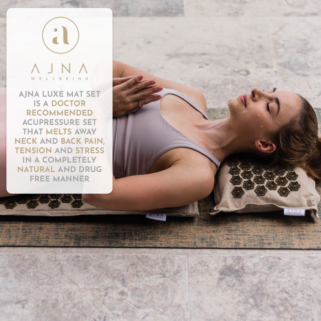 Ajnamat Eco-Luxe Acupressure Mat and Pillow Set - Natural/Gold